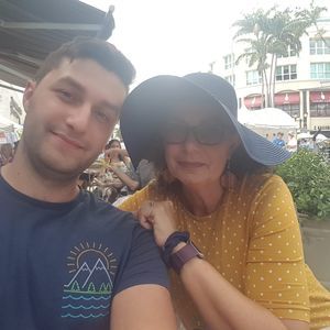 Meet your Posher, Enriqueta